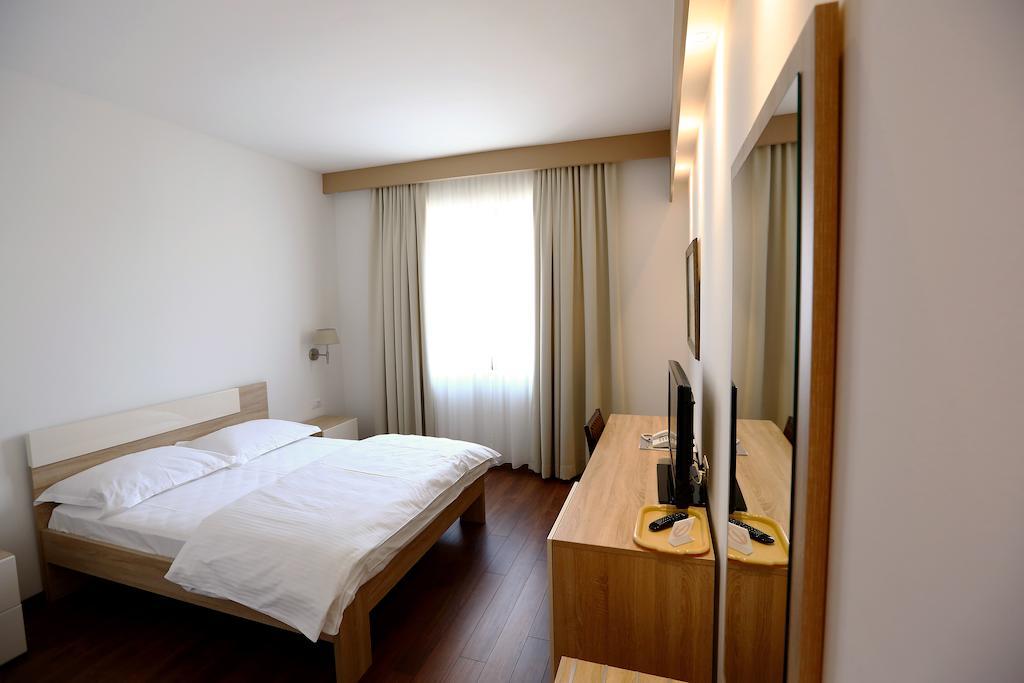 Hotel Quercus Medjugorje Bilik gambar